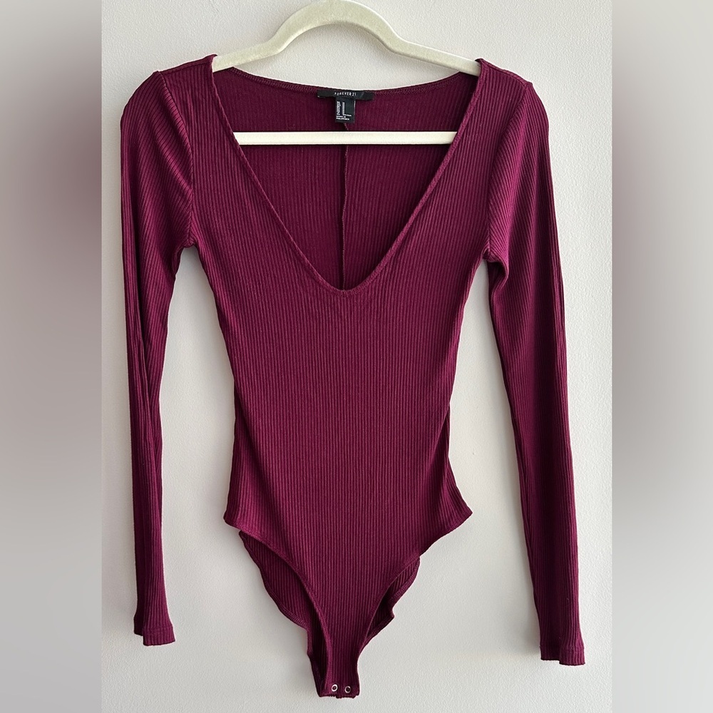 Forever 21 Ribbed V-Neck Long Sleeve Bodysuit, Burgundy/Wine, Size Medium